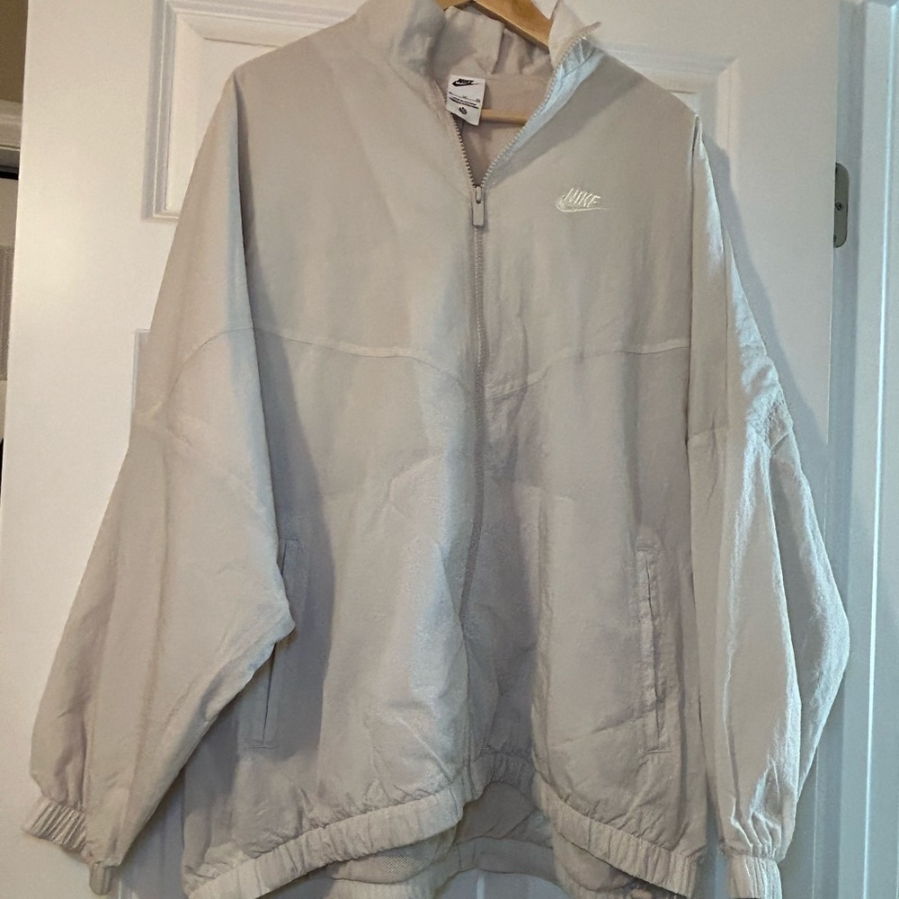 Nike white zip up jacket. Retro style. Size XL